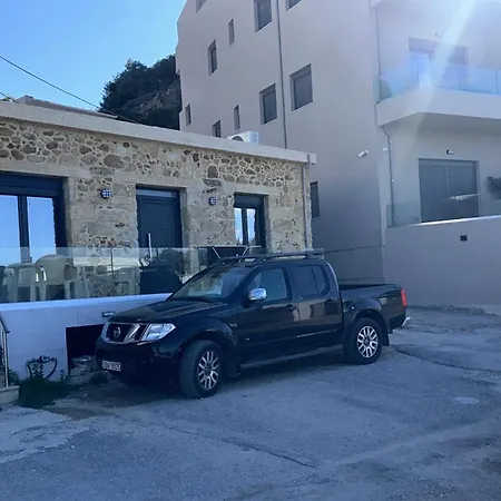 Agrimi Beachfront فيلة *