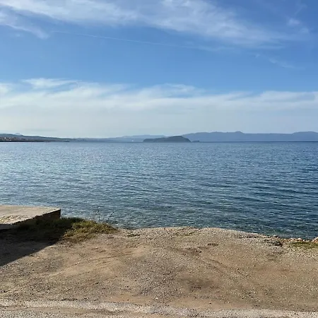 Agrimi Beachfront *